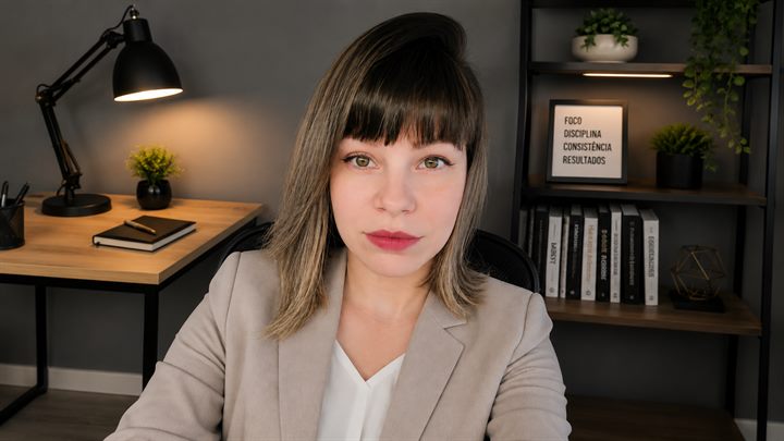 Dayane — Especialista Financeira
